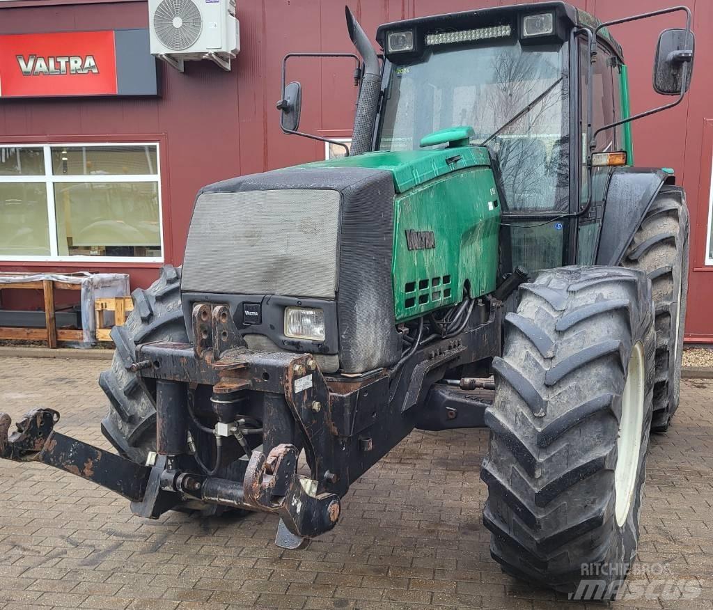Valtra 8150 Tratores Agrícolas usados