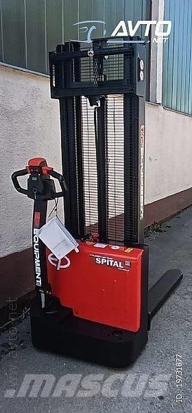 EP ESL 122 Li-ION Empilhador para operador externo
