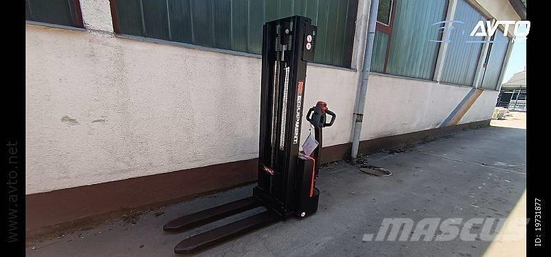 EP ESL 122 Li-ION Empilhador para operador externo