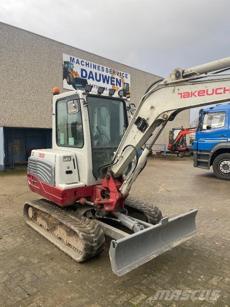 Takeuchi Tb235 Mini Escavadoras <7t