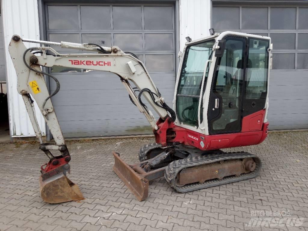 Takeuchi TB 230 Mini Escavadoras <7t