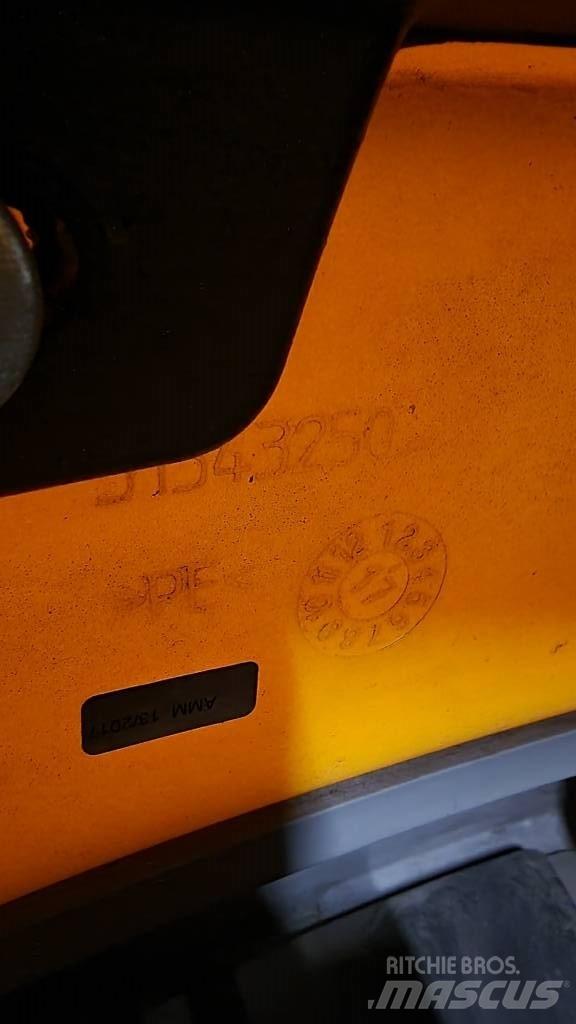 Jungheinrich EZS570 Tractores (camiões)