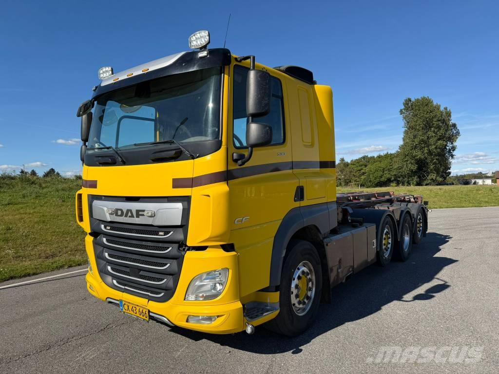 DAF CF 530 Camiões caixa desmontável com elevador de cabo