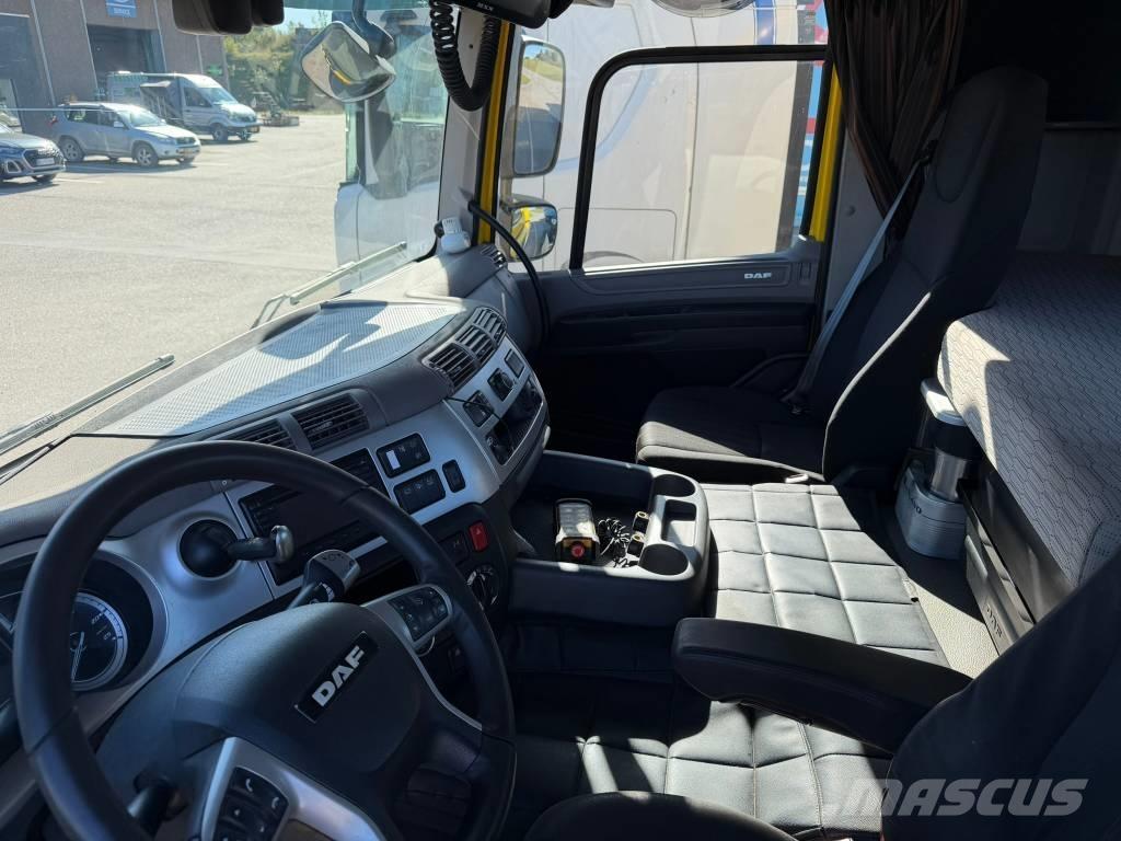 DAF CF 530 Camiões caixa desmontável com elevador de cabo