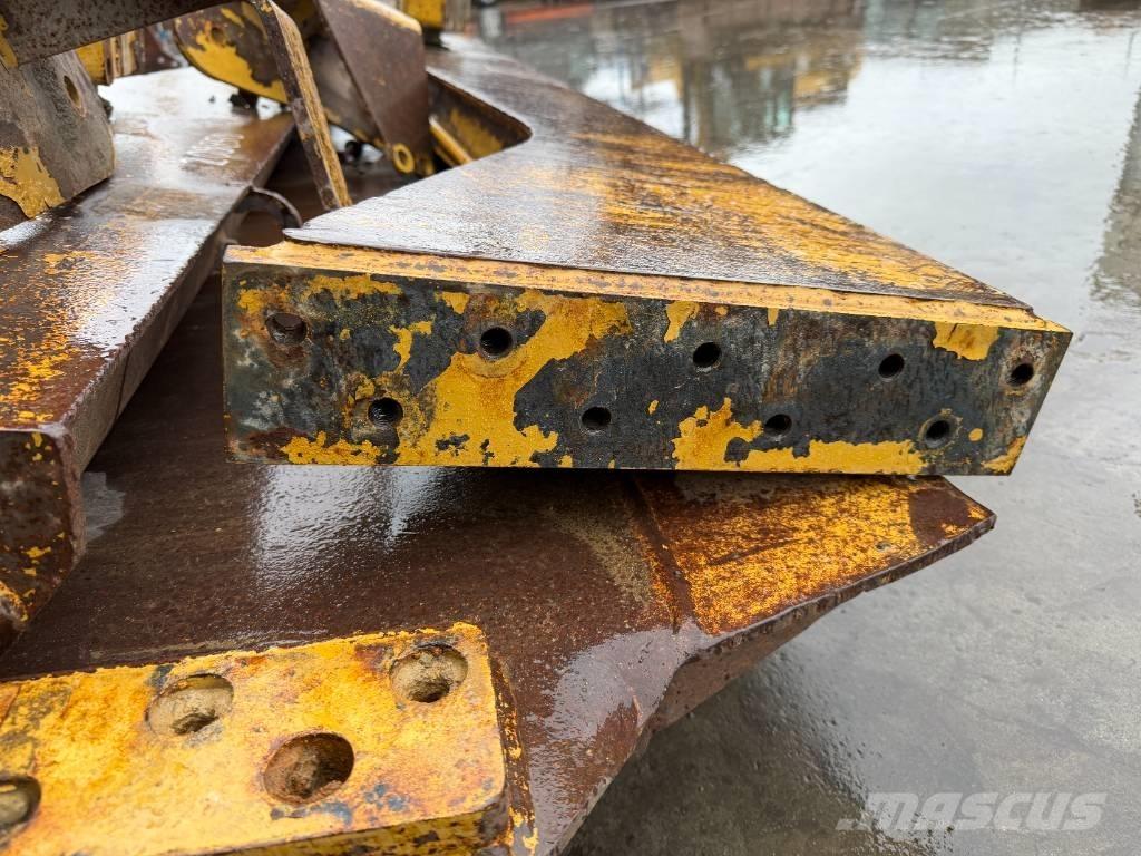 CAT 730 Portas traseiras
