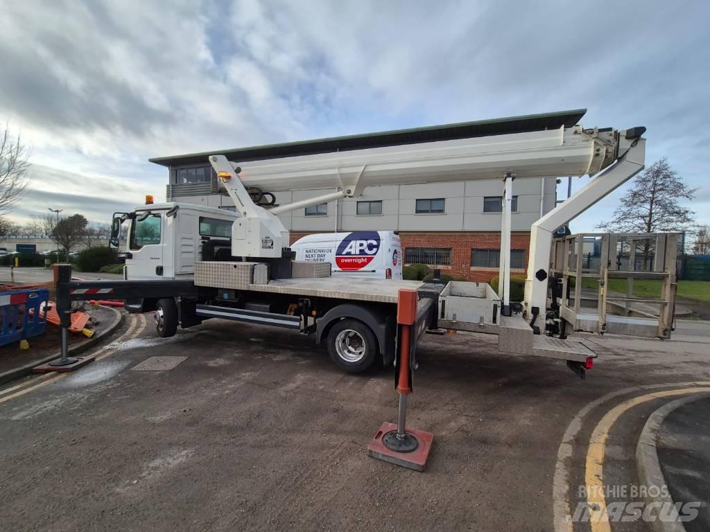 Ruthmann T 330 Plataformas aéreas montadas em camião