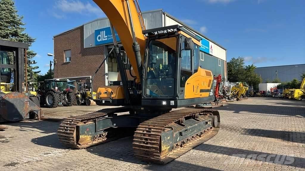 Hyundai HX220L Escavadoras especiais