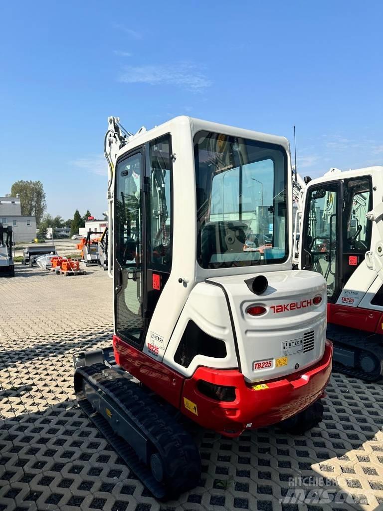 Takeuchi TB 225 V0 Mini Escavadoras <7t