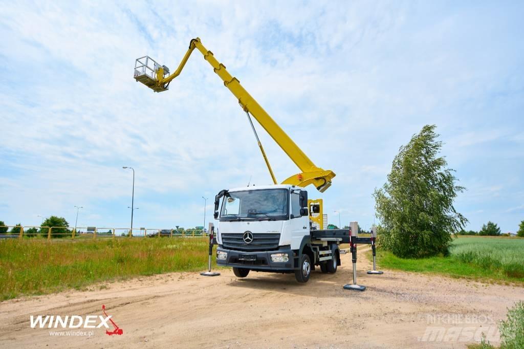 Palfinger P 300 KS Plataformas aéreas montadas em camião