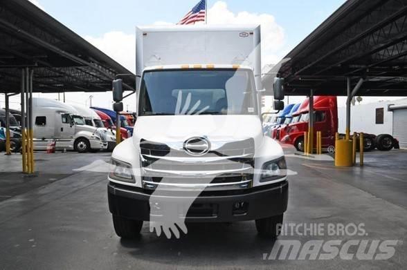 Hino 268 Camiões de caixa fechada