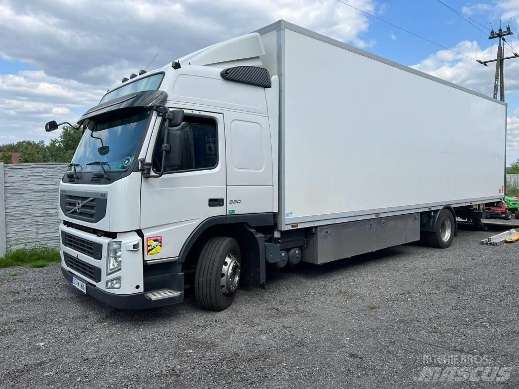 Volvo FM 330 Camiões de caixa fechada