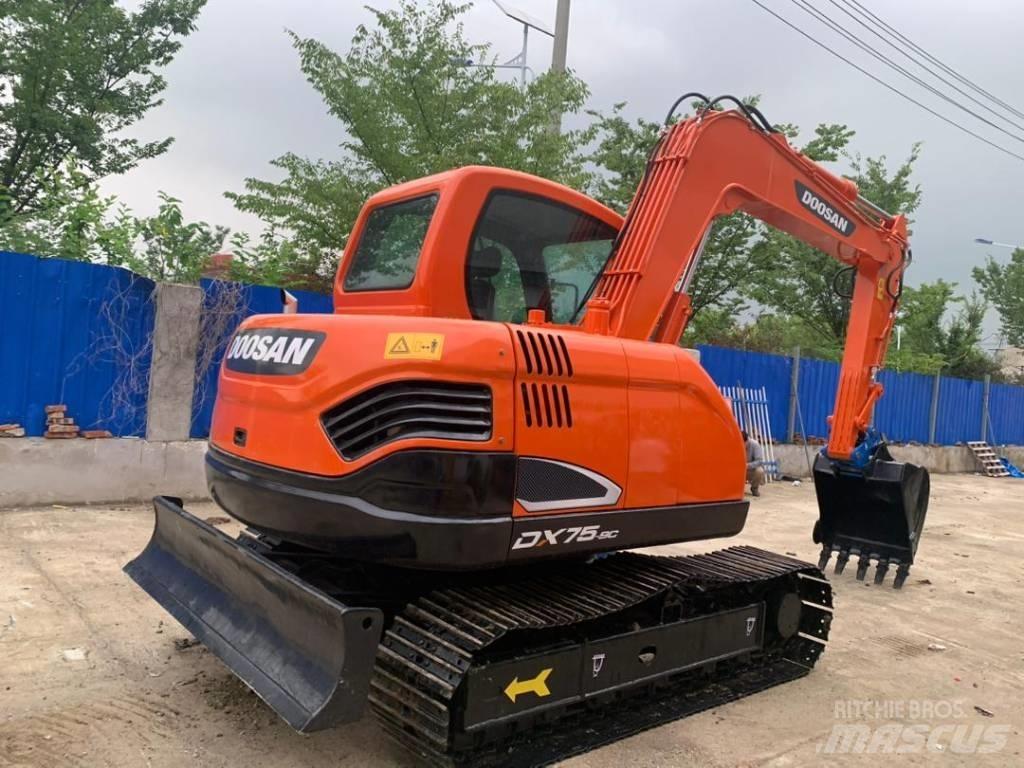 Doosan DX 75 Escavadoras Midi 7t - 12t