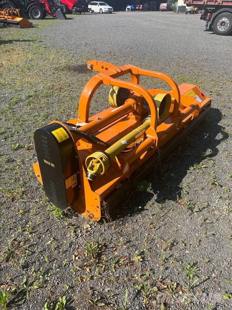 Berti EKR-S 250 Gadanheiras e cortadores de folhas para pastos