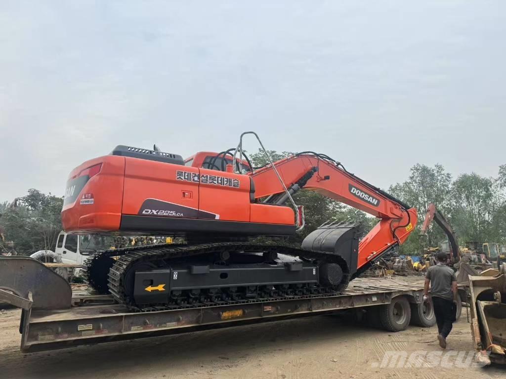 Doosan DX 225 LCA Escavadoras de rastos