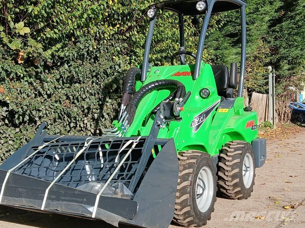 Avant 423 Carregadora multifunções