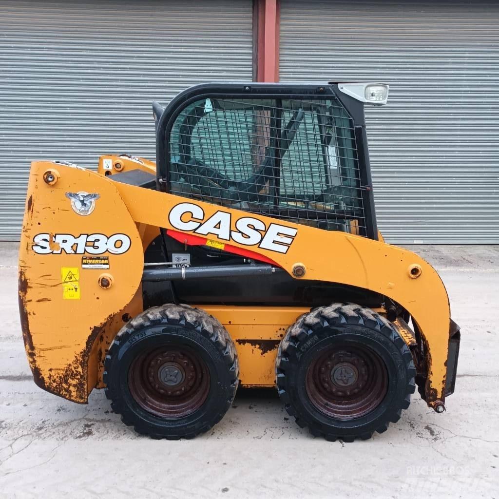 CASE SR 130 Carregadoras de direcção deslizante