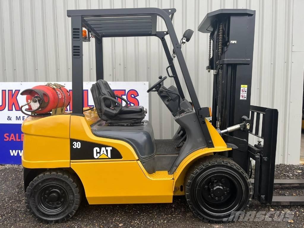 CAT GP30NT Empilhadores a gás