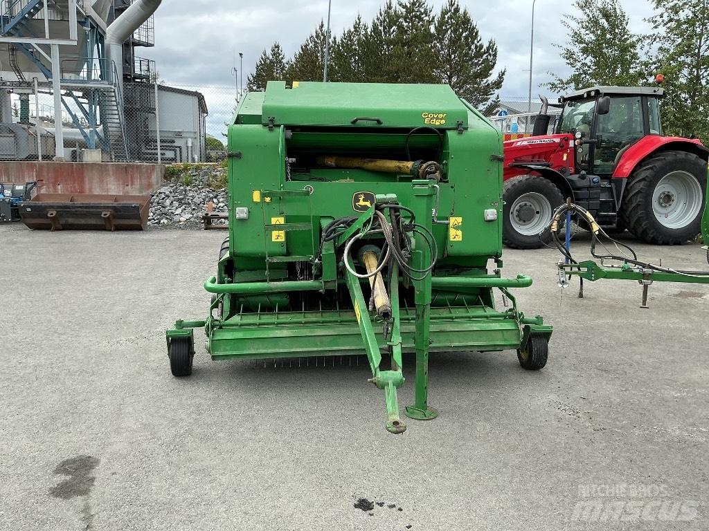 John Deere 644 Enfardadeira de rolos
