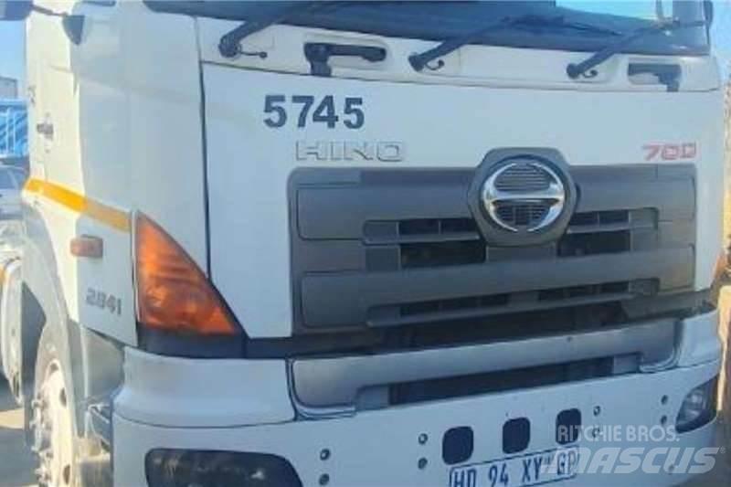 Hino 700 2841 Outros Camiões