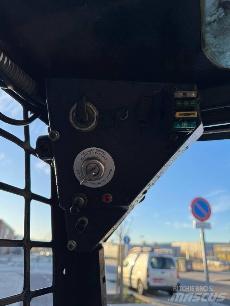 Bobcat 543 Carregadoras de direcção deslizante