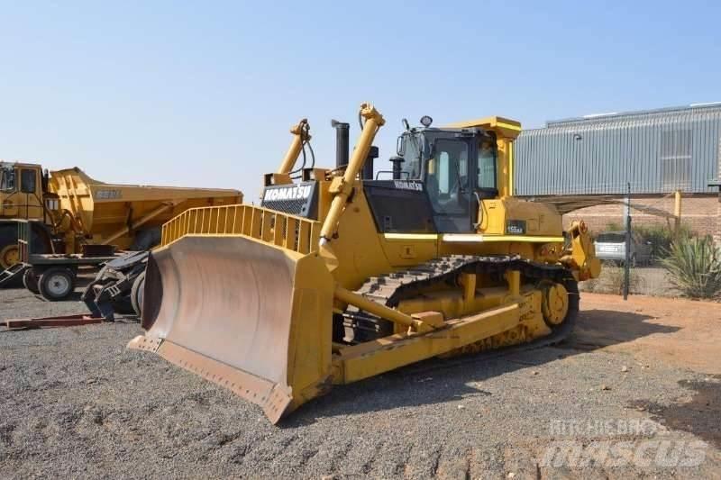 Komatsu D155-5 Dozers - Tratores rastos