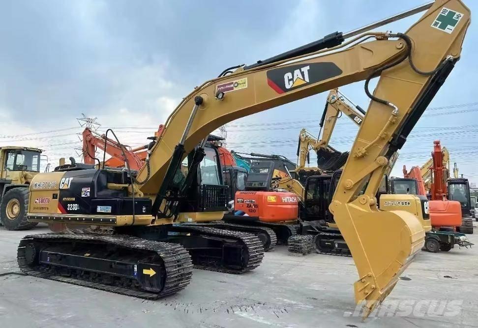 CAT 323 D Escavadoras de rastos