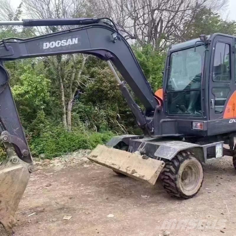 Kubota DX60w Escavadoras de rodas
