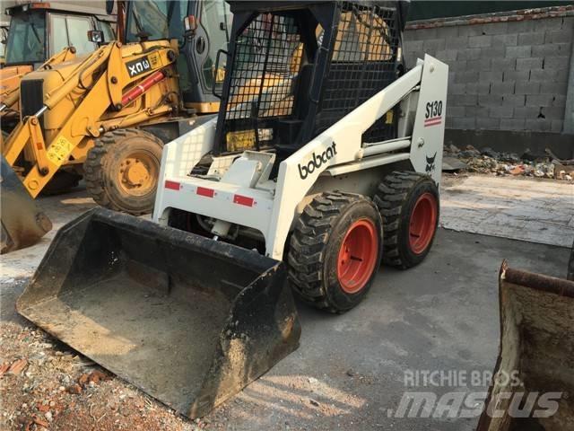 Bobcat S 130 Carregadoras de direcção deslizante