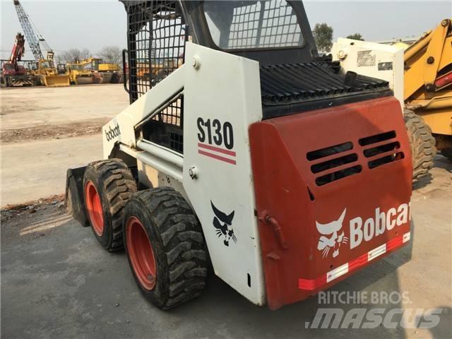Bobcat S 130 Carregadoras de direcção deslizante