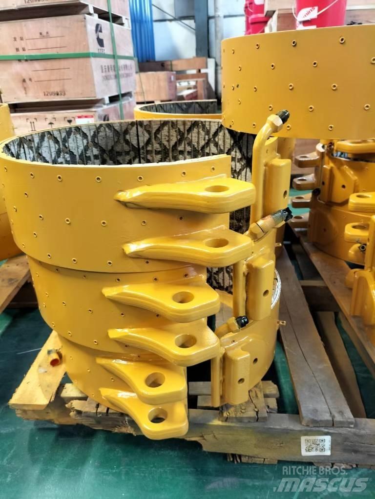 Komatsu D155 Travőes