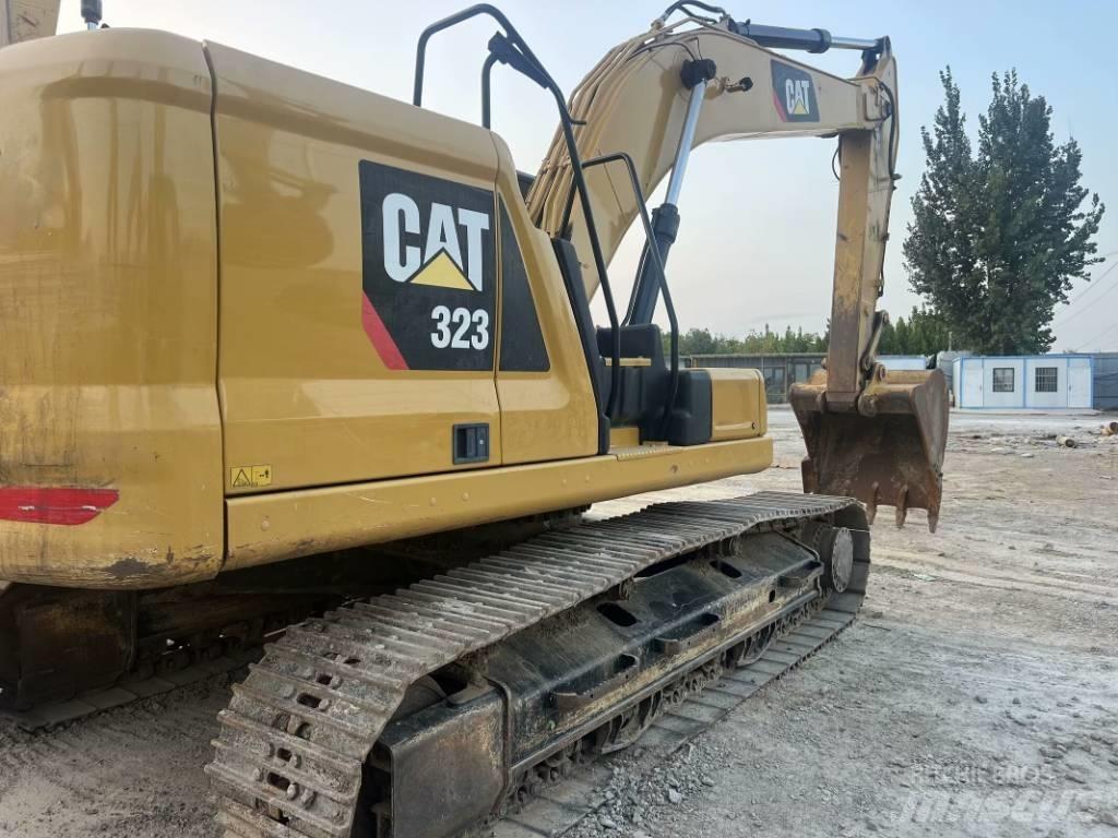 CAT 323 GC Escavadoras de rastos