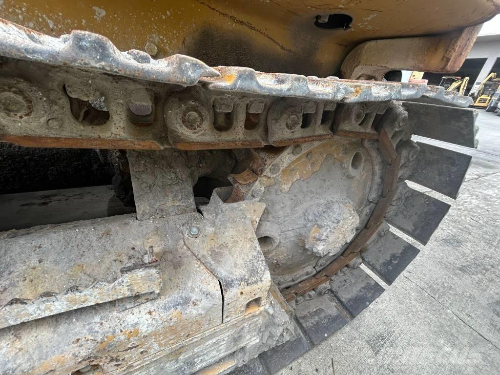 CAT D 3 C III Dozers - Tratores rastos