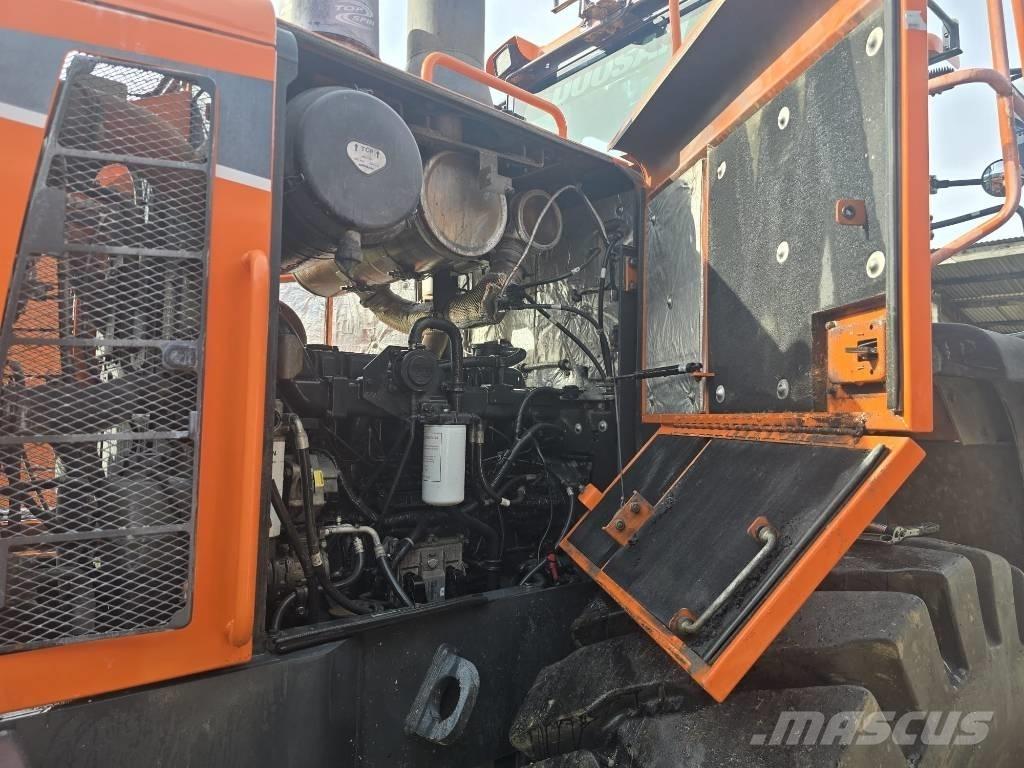 Doosan DL 300-5 Pás carregadoras de rodas