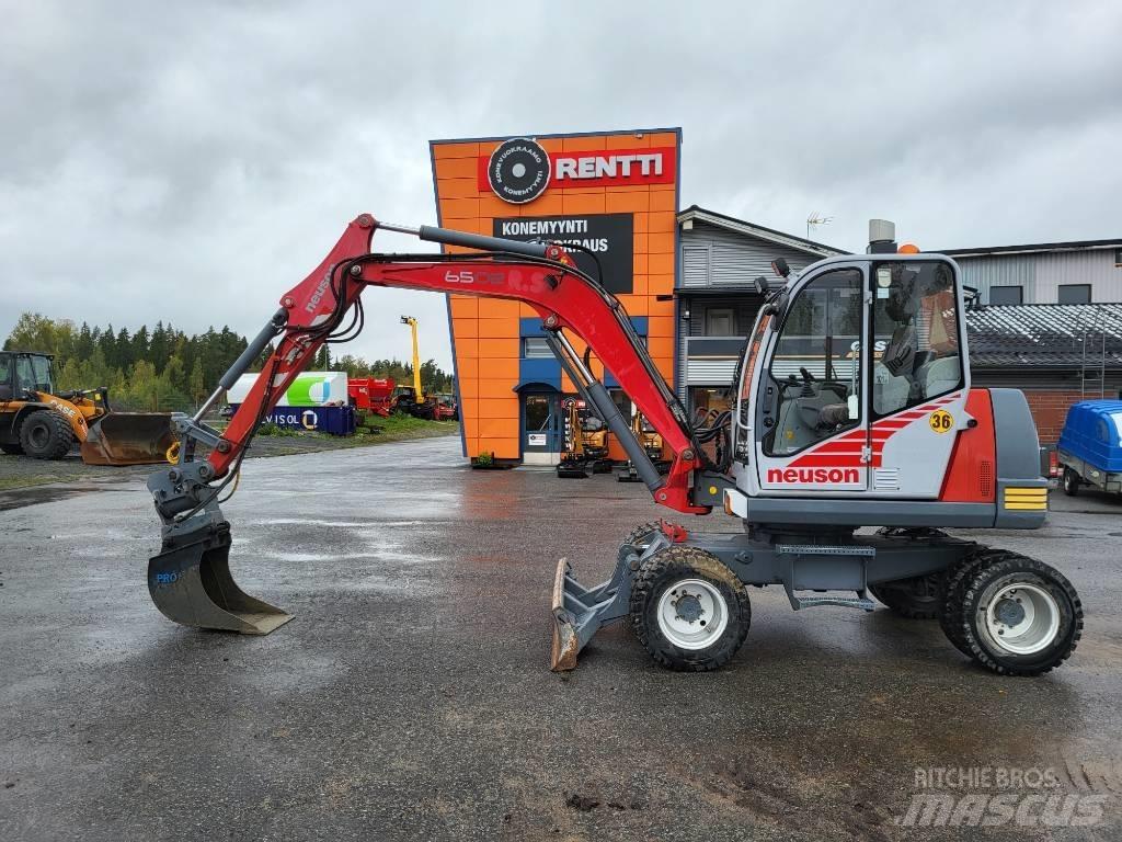 Neuson 6502 WD Escavadoras de rodas