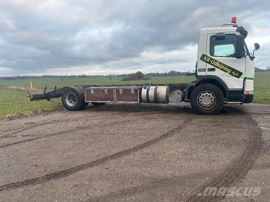 Volvo FM 7 250 Camiões de Transporte Auto