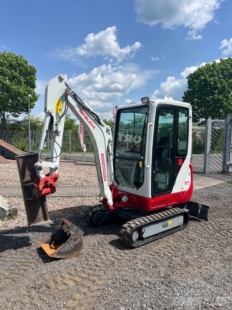 Takeuchi TB 216 Mini Escavadoras <7t