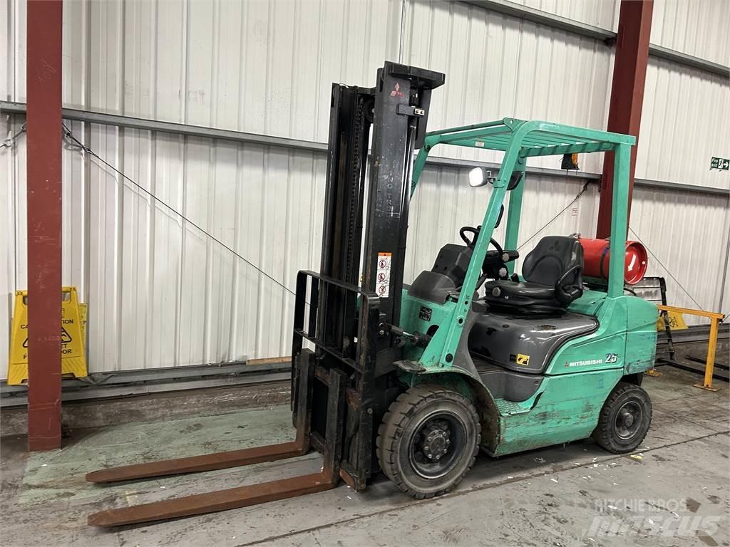 Mitsubishi FG25NT Empilhadores a gás