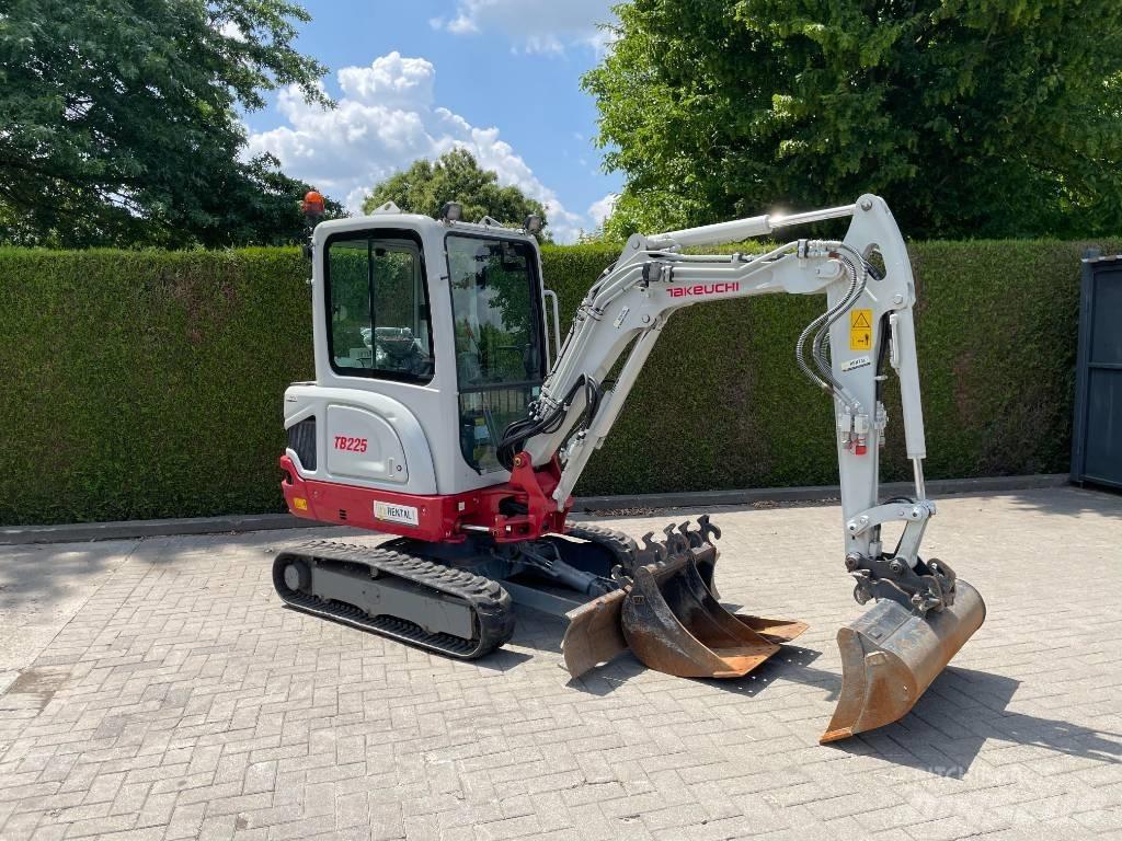 Takeuchi TB 225 Mini Escavadoras <7t
