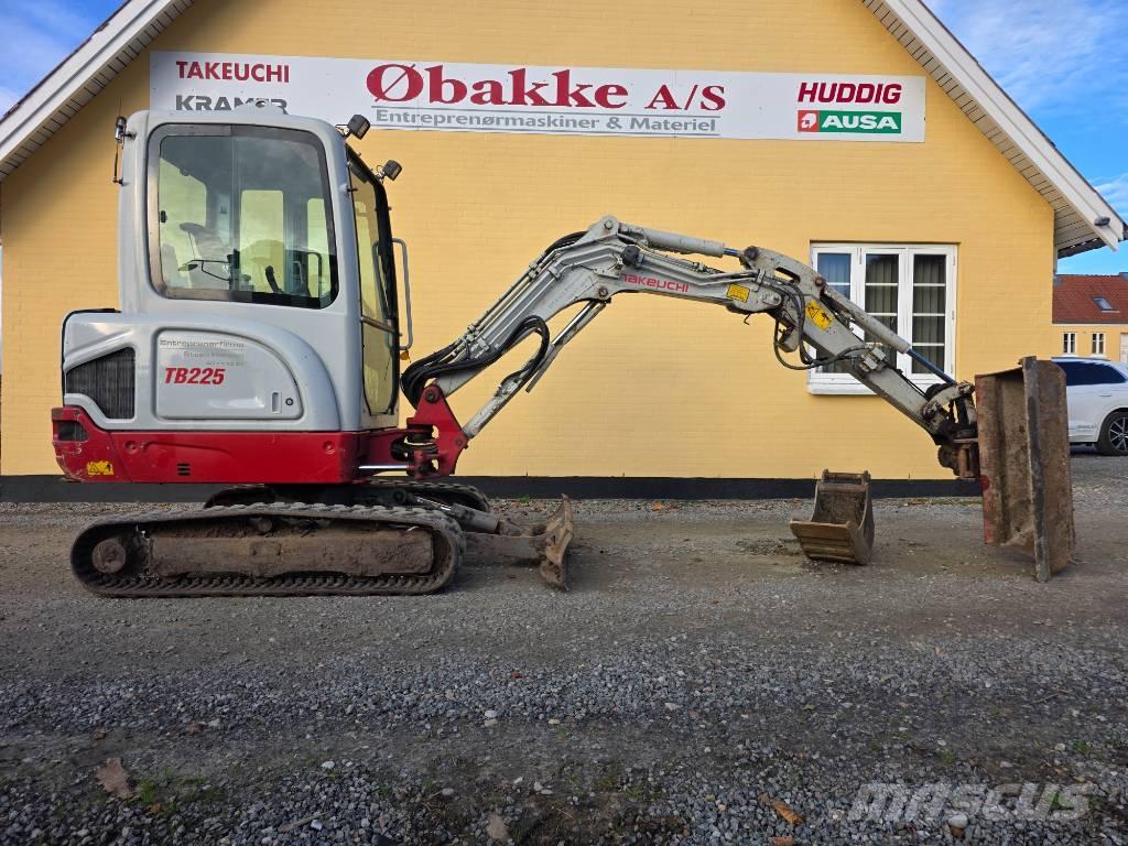 Takeuchi TB 225 Mini Escavadoras <7t
