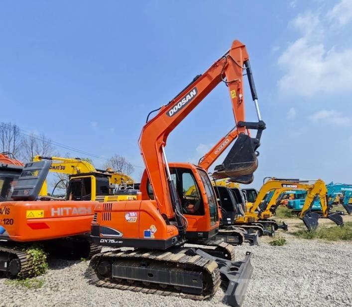 Doosan DX75-9C Escavadoras Midi 7t - 12t