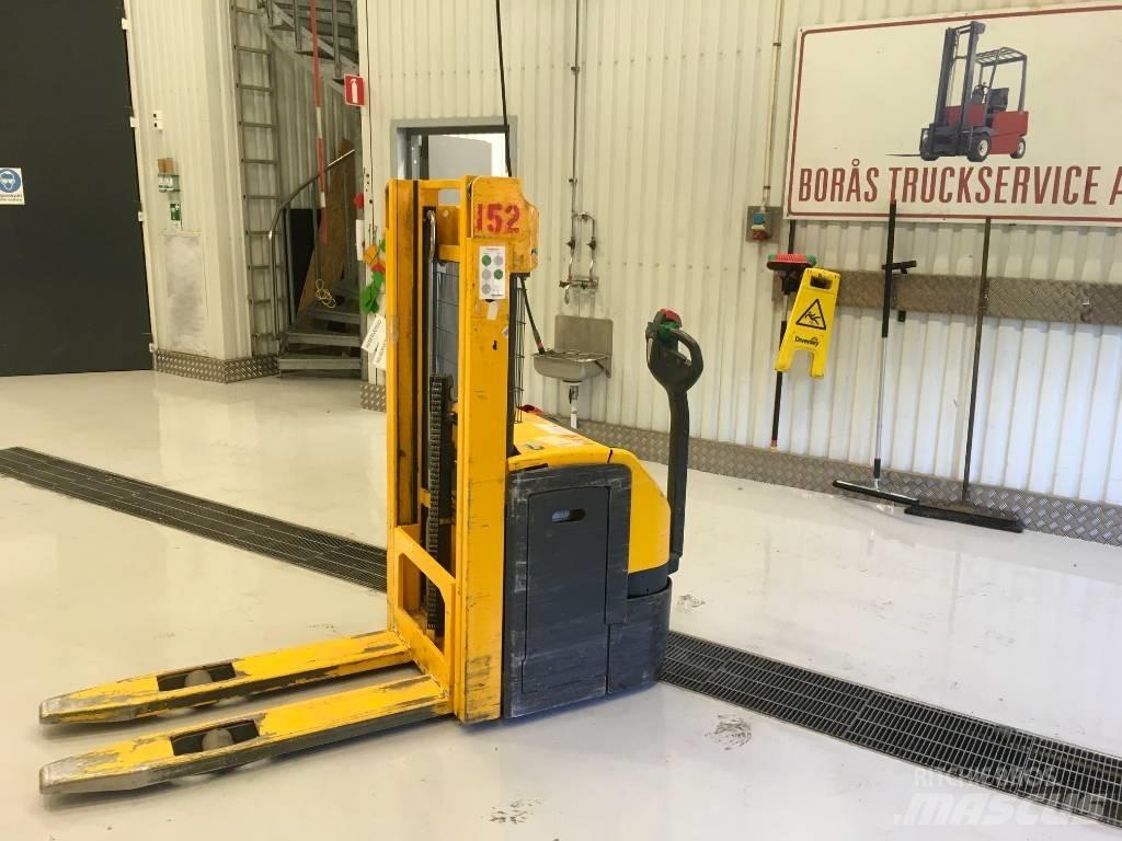 Jungheinrich EJC 212 Empilhador para operador externo