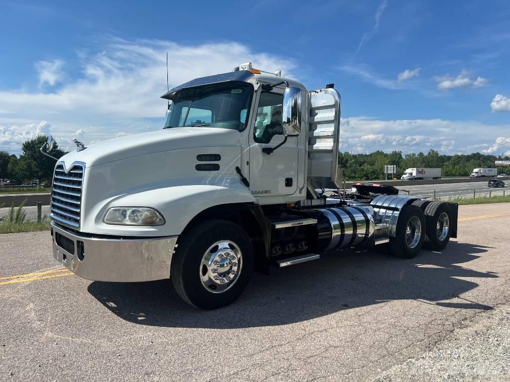 Mack CXU 613 Tractores (camiões)