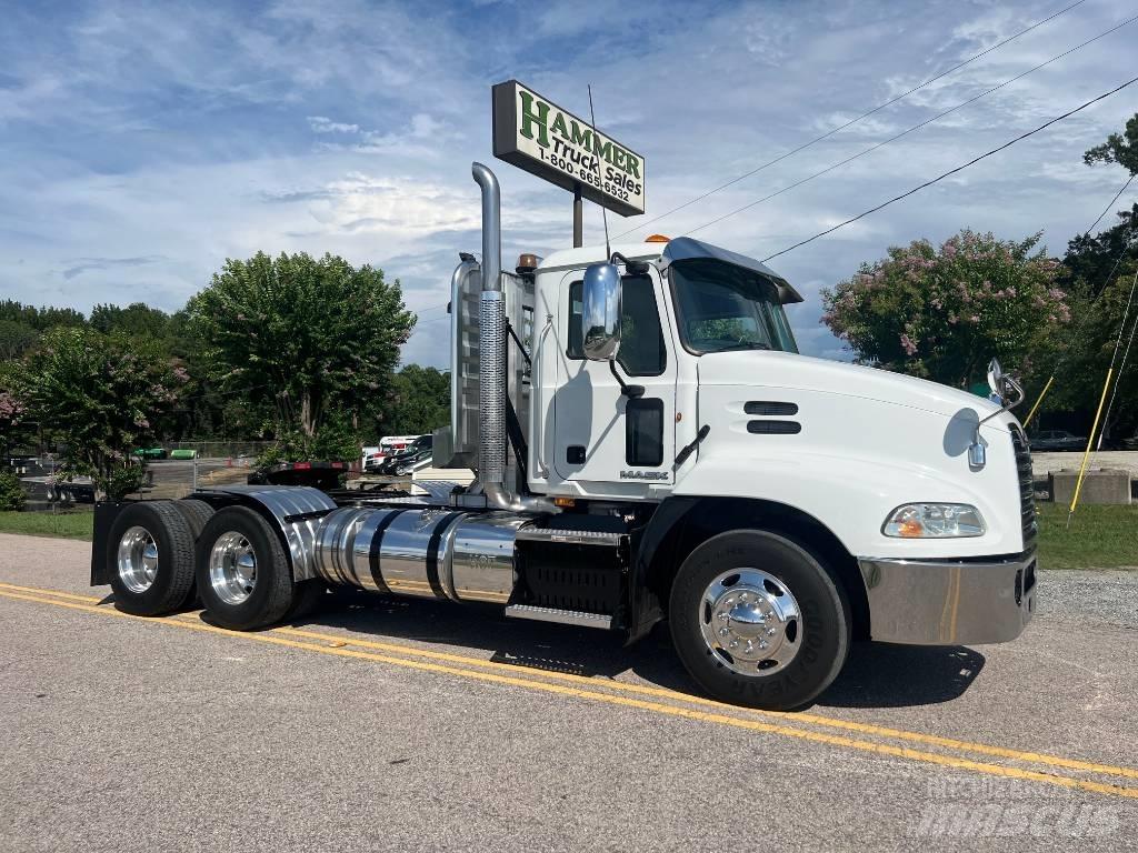 Mack CXU 613 Tractores (camiões)