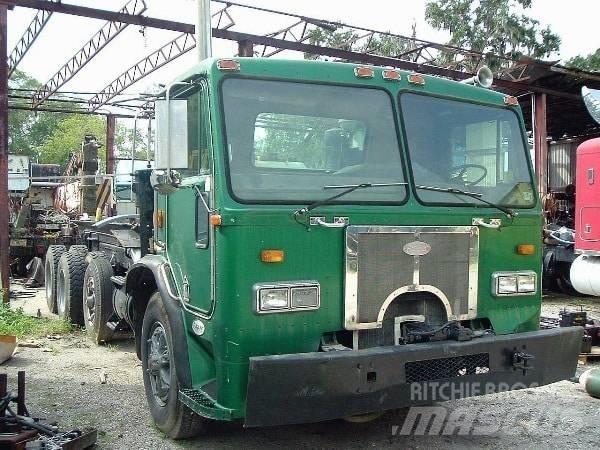Peterbilt 320 Camiões de chassis e cabine