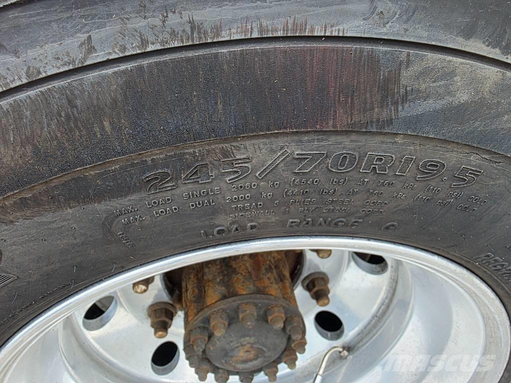 Hino 268 Camiões de chassis e cabine