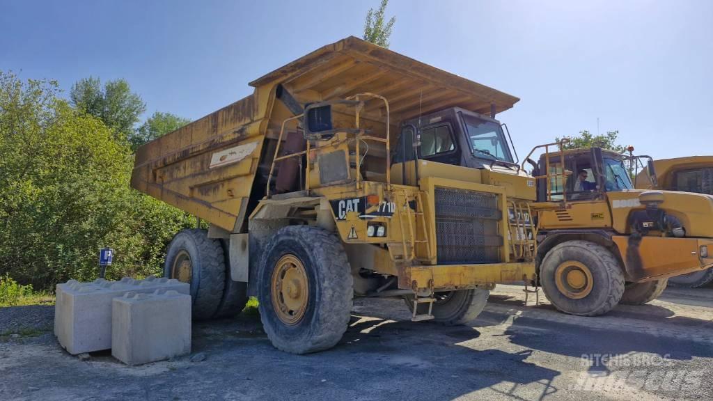 CAT 771D Camiőes dumper basculantes rígidos