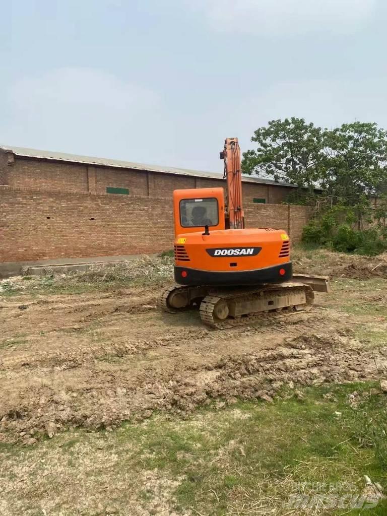 Doosan DX 80 Escavadoras Midi 7t - 12t
