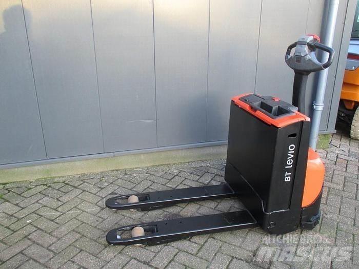 Toyota LWE 140 Porta palettes