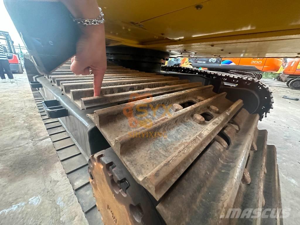 Komatsu PC 220-8 Escavadoras de rastos