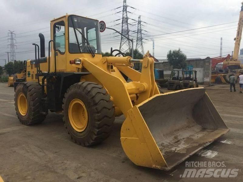 Komatsu WA 320 Retroescavadoras